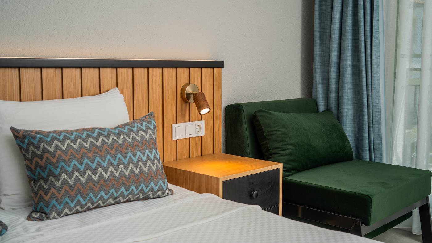 Hotel-Karbel-Sun-Room-50