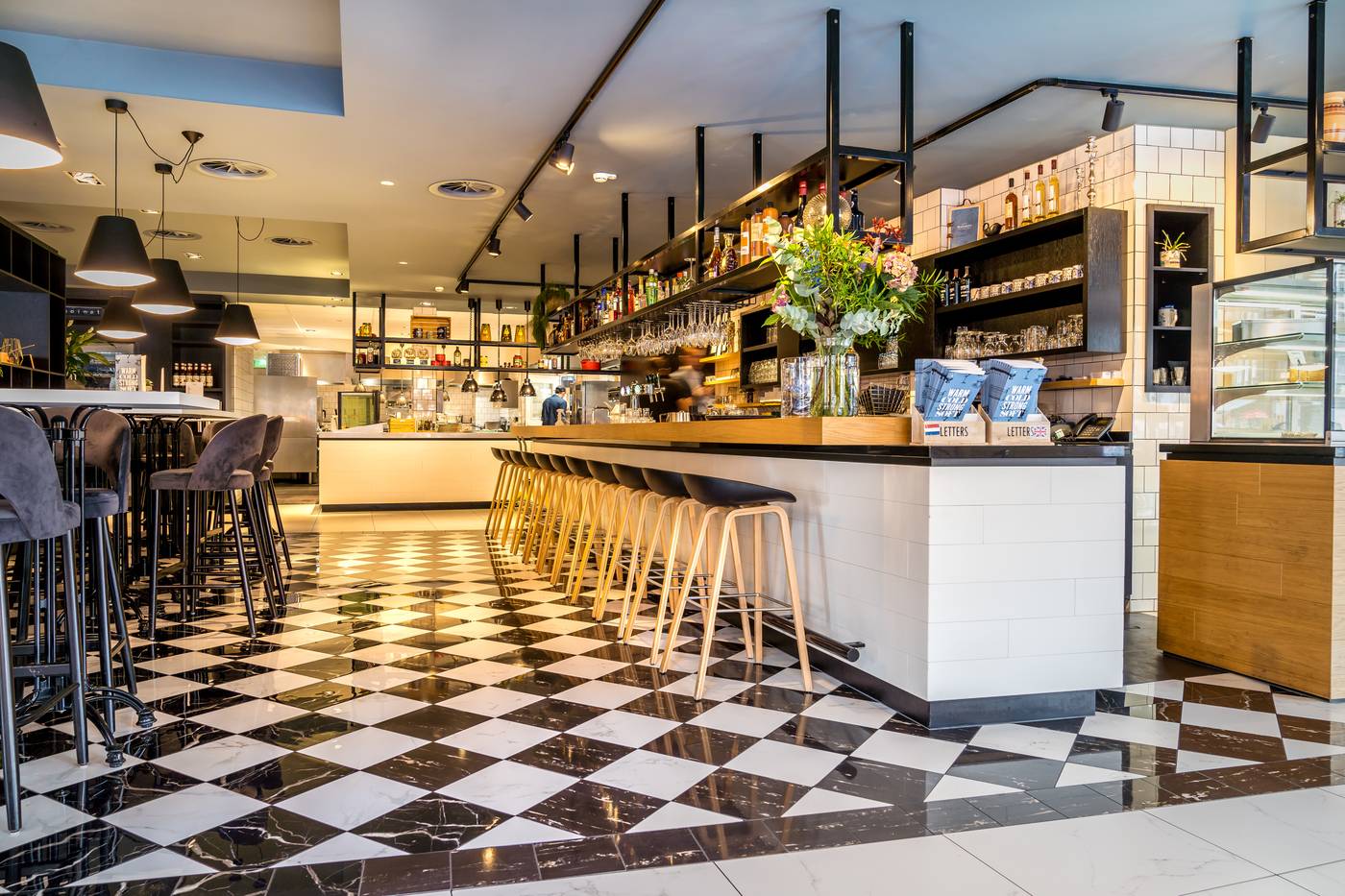 Die-Port-Van-Cleve-Restaurant-13