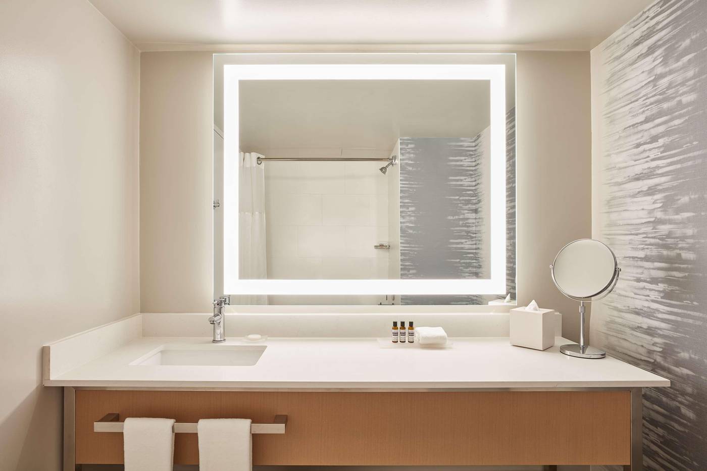 Hyatt-Regency-Orange-County-Room-41