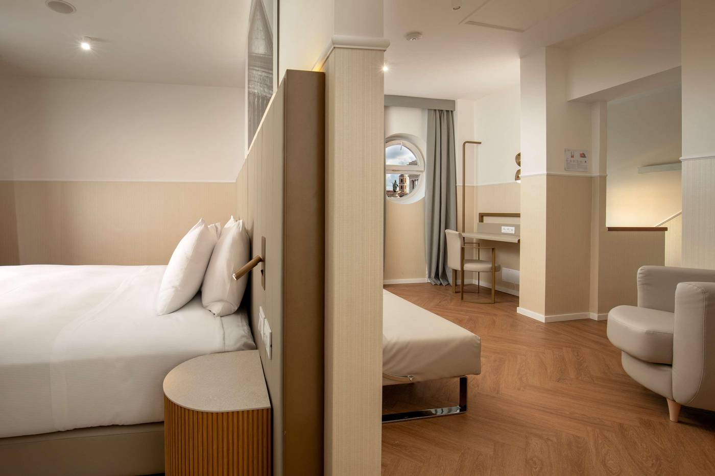 Cosmopolita-Hotel-Rome--Tapestry-Collection-by-Hil-Room-31