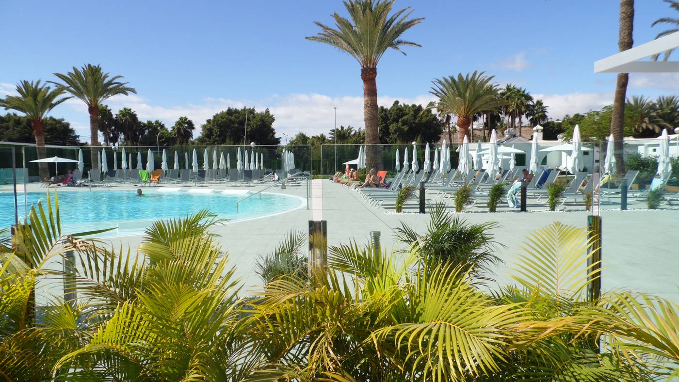 Canary-Garden-Club-Pool-10