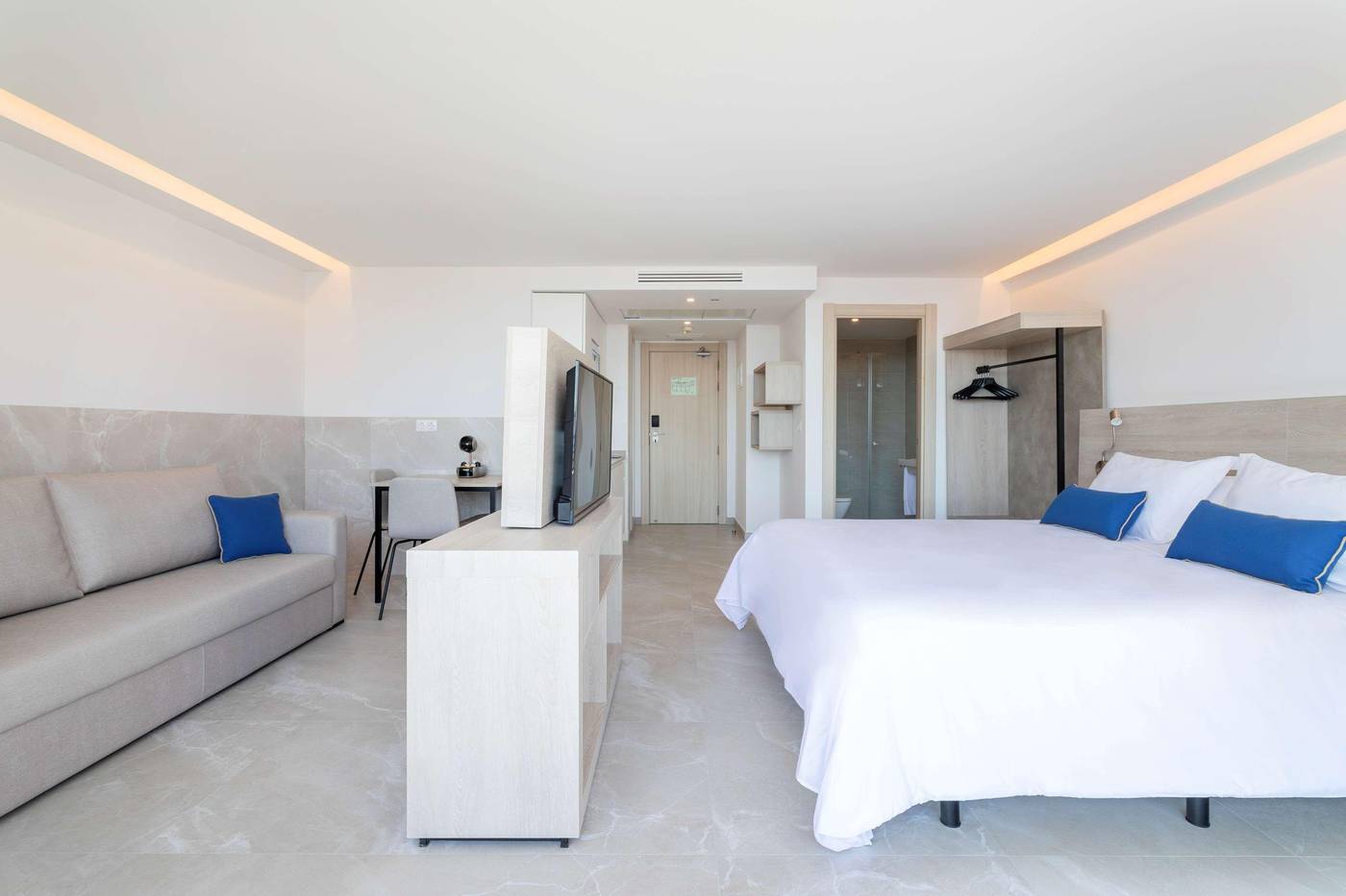 Apartamentos-Halley-Affiliated-By-Melia-Room-17
