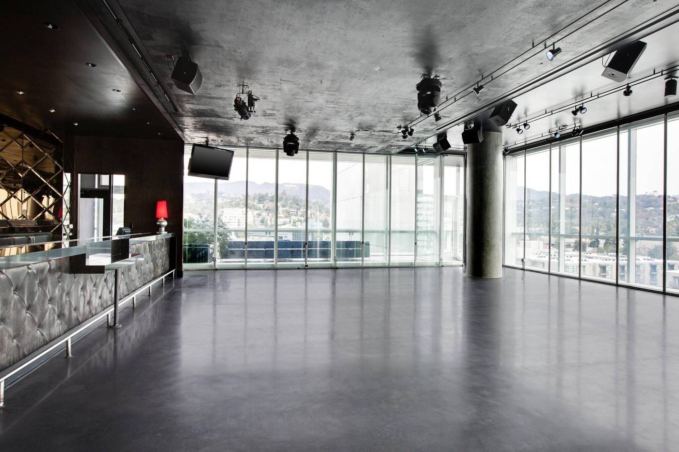 W-Hollywood-Conferences-31