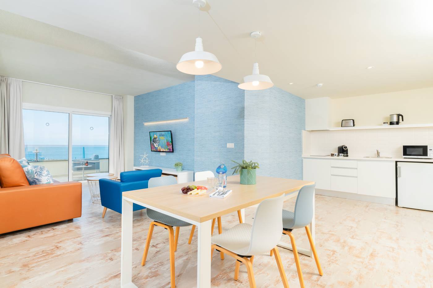 Hovima-La-Pinta-Beachfront-Family-Hotel-Room-20