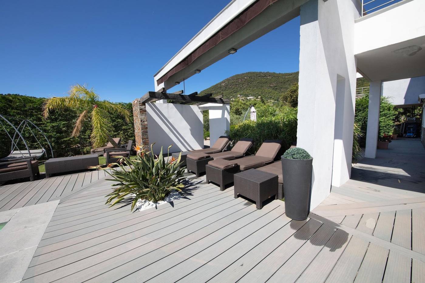 La-Villa-Louancelie-Room-13