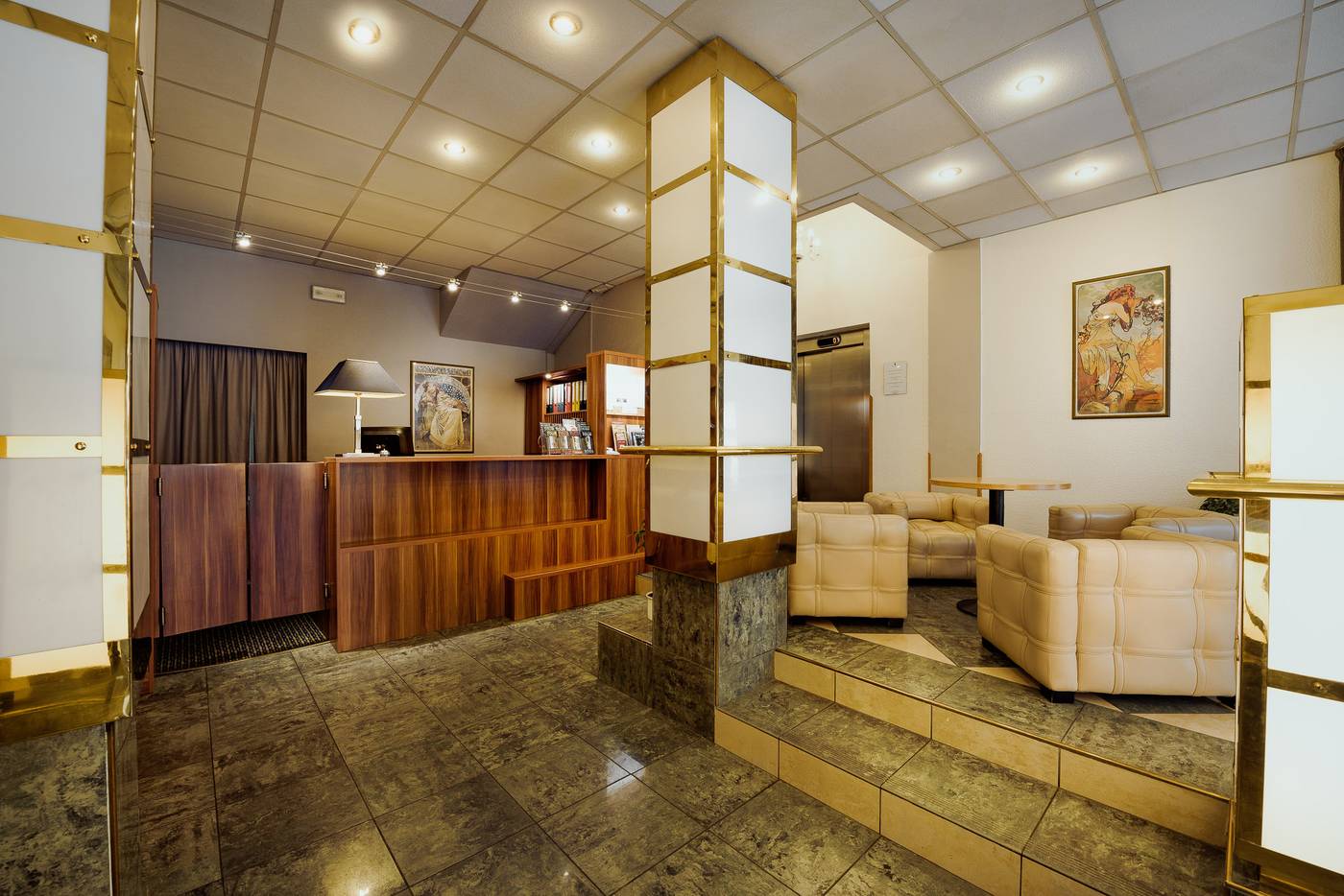 Central-Hotel-Prague-Lobby-1