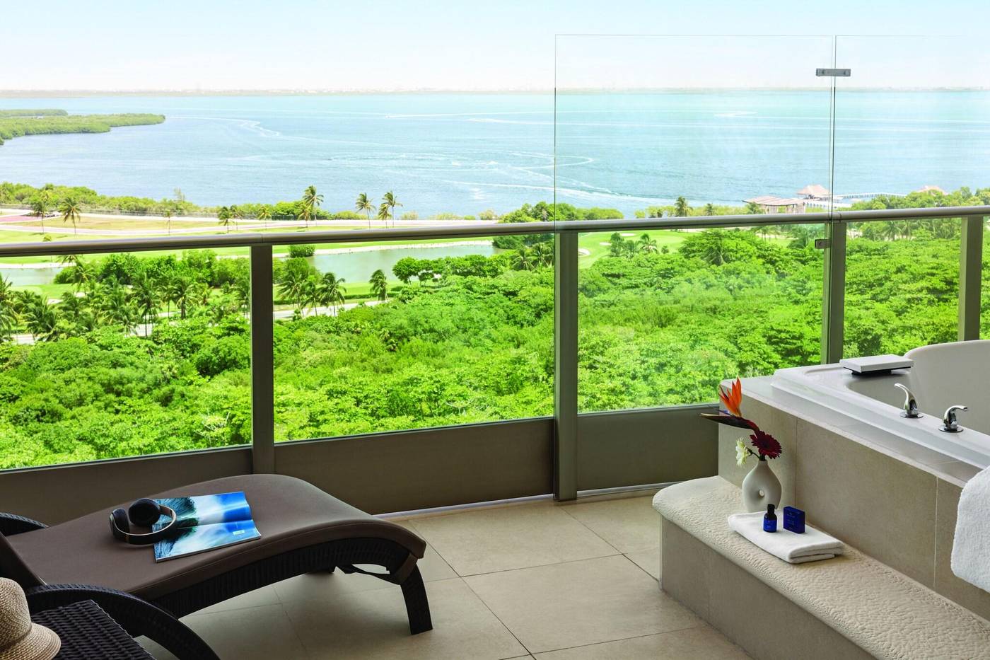 Seadust-Cancun-Family-Resort-Room-112