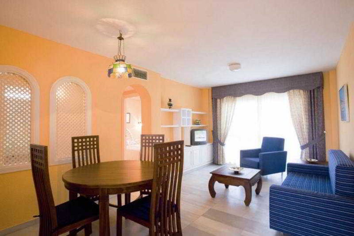 Fenix-Beach-Apartamentos-Room-4