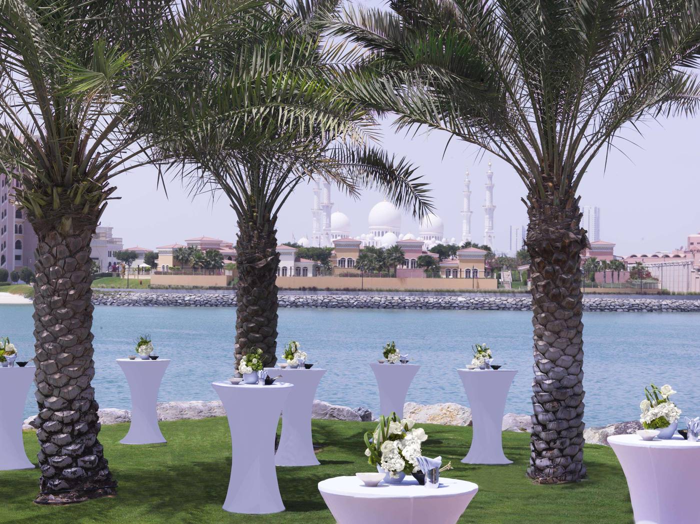 Fairmont-Bab-Al-Bahr-Bar-70