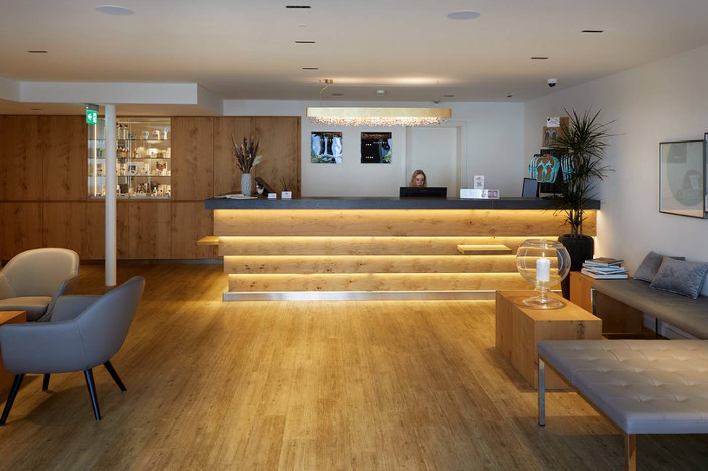 TOP Hotel Roessli Gourmet and SPA Weggis-Switzerland-WEGGIS-Lobby-3