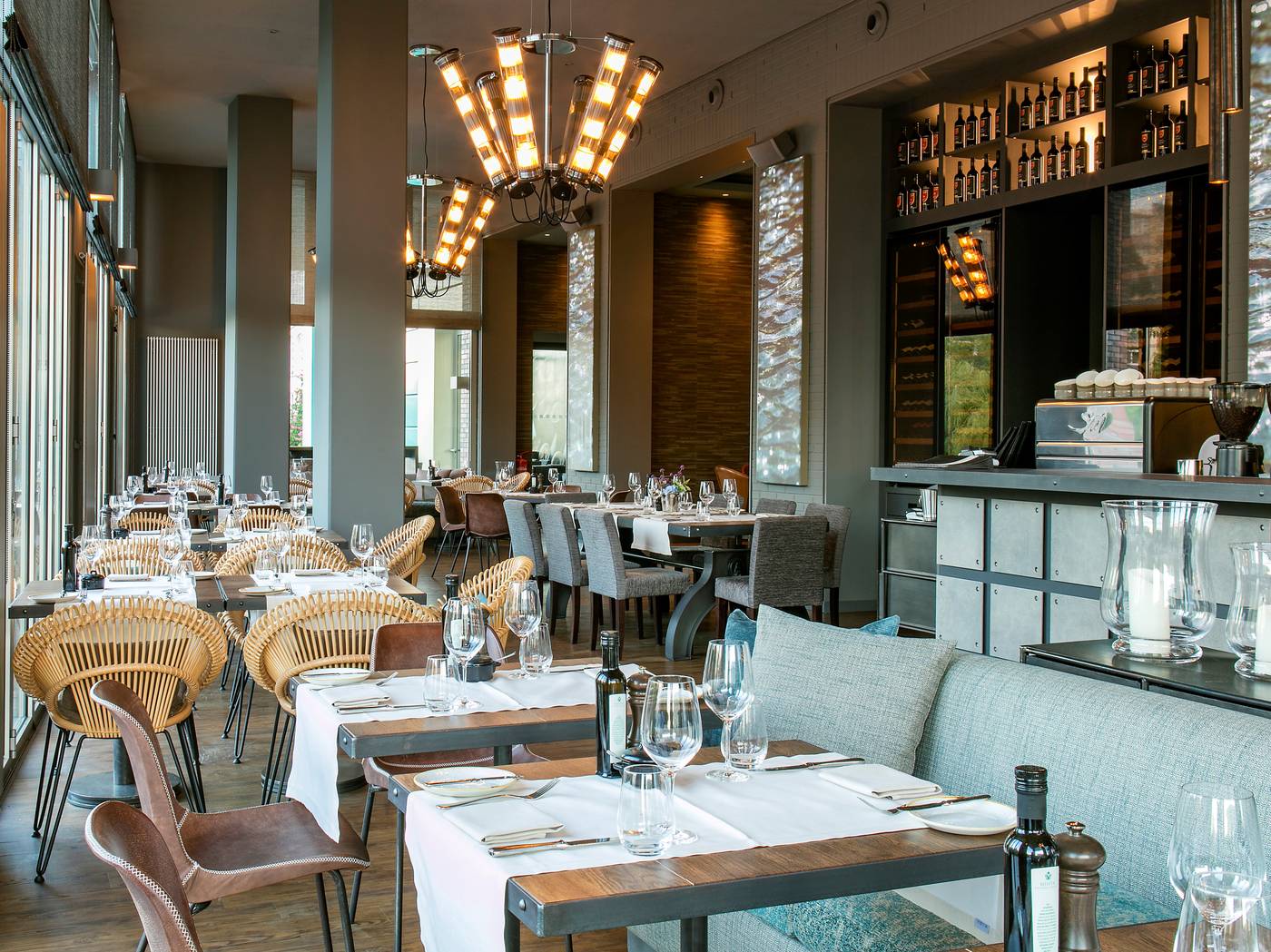 Ameron-Abion-Spreebogen-Waterside-Bar-34