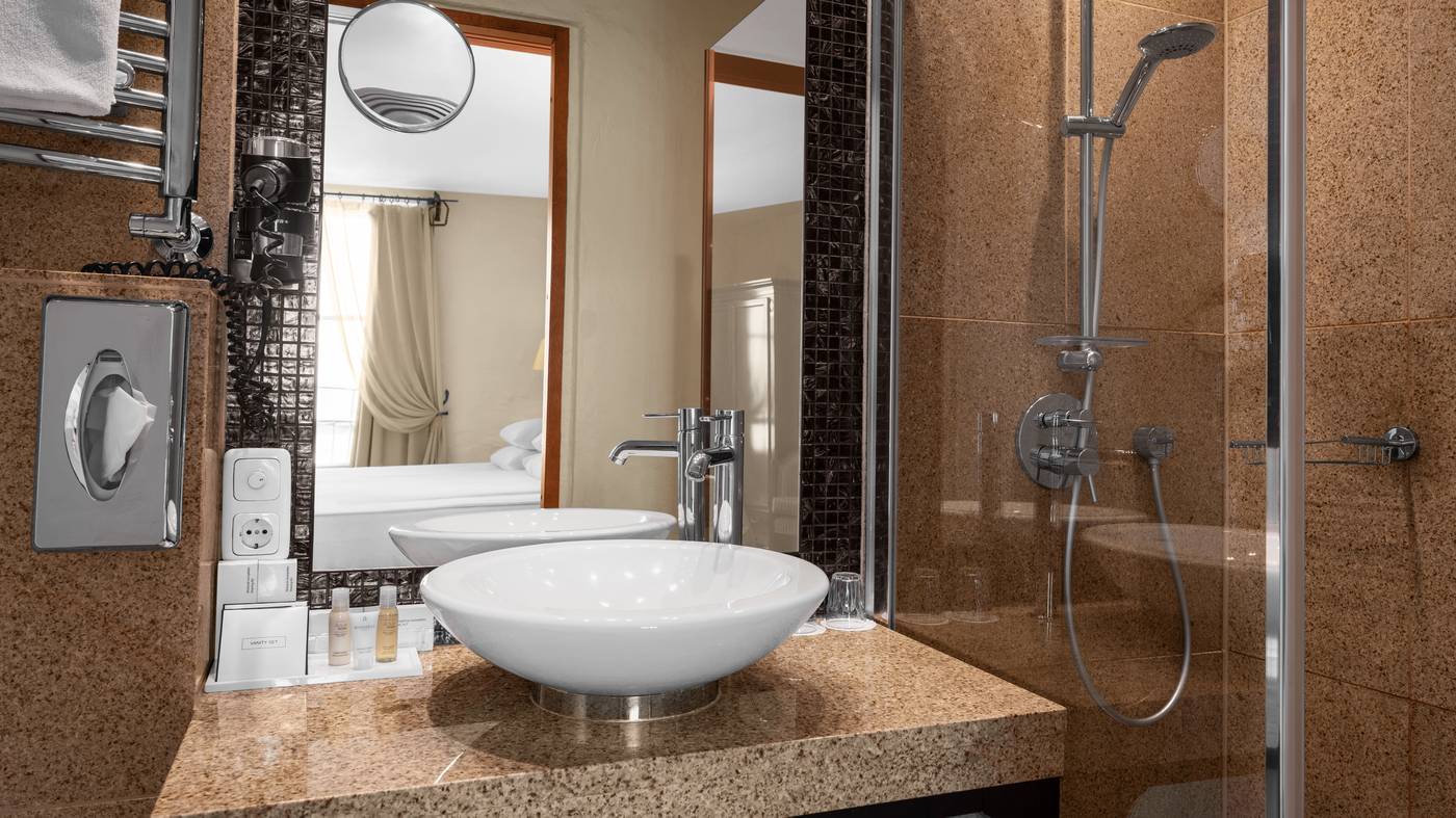 Rixwell-Collection-Savoy-Boutique-Hotel-Room-33