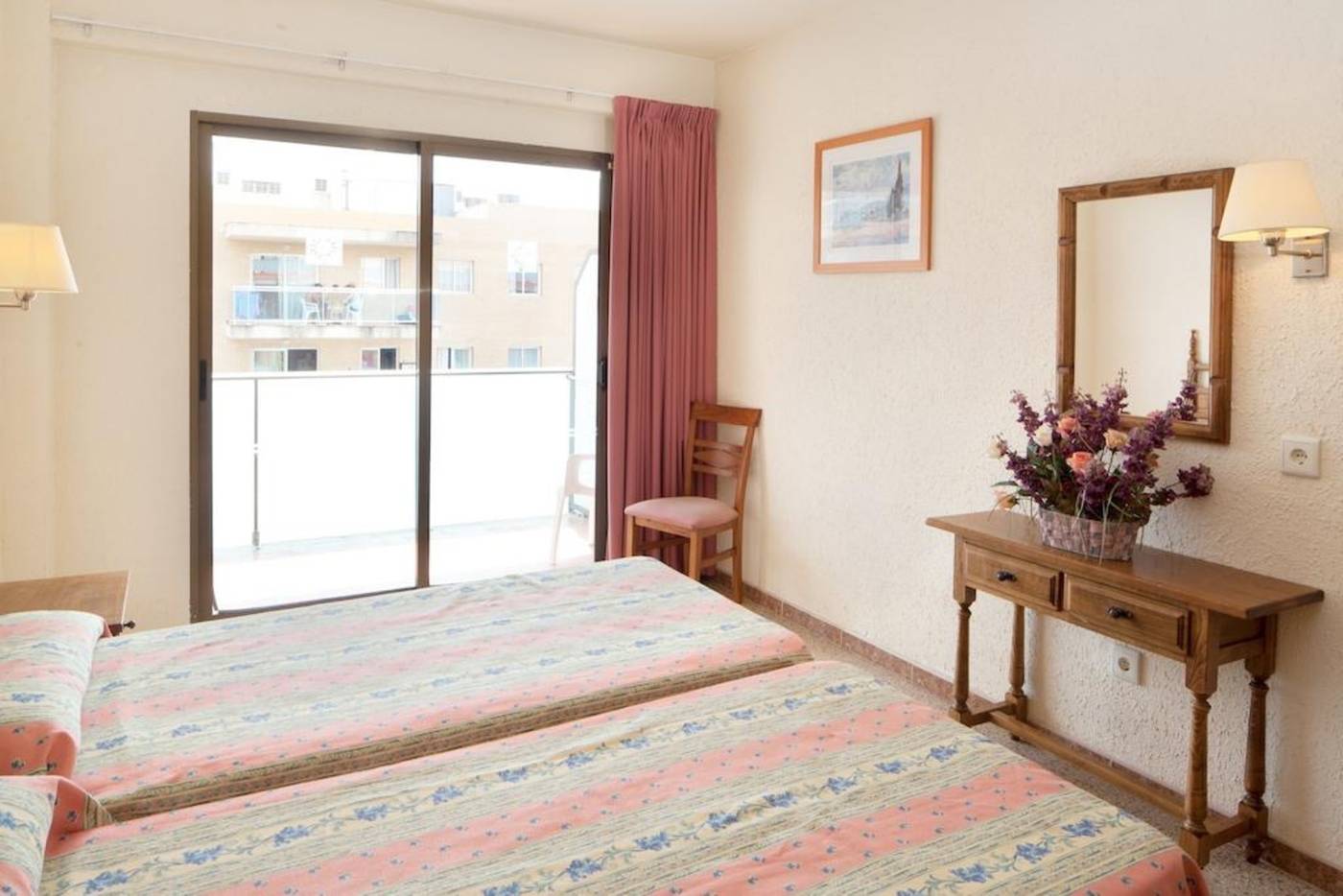 htop-Molinos-Park-Room-17