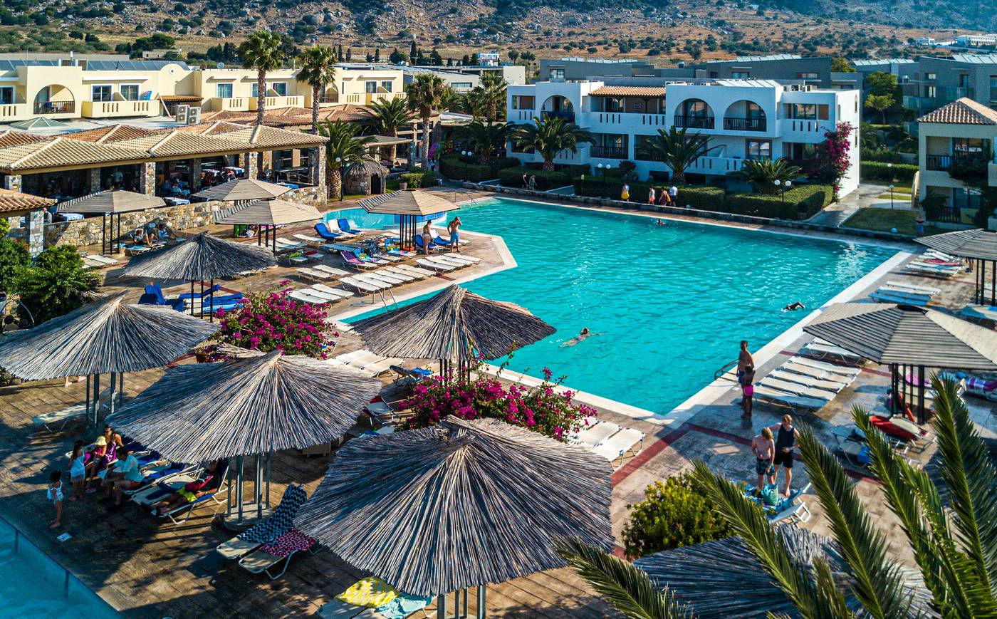 Akti-Beach-Club-Pool-3