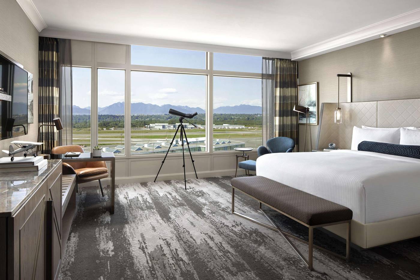 Fairmont-Vancouver-Airport-Room-9