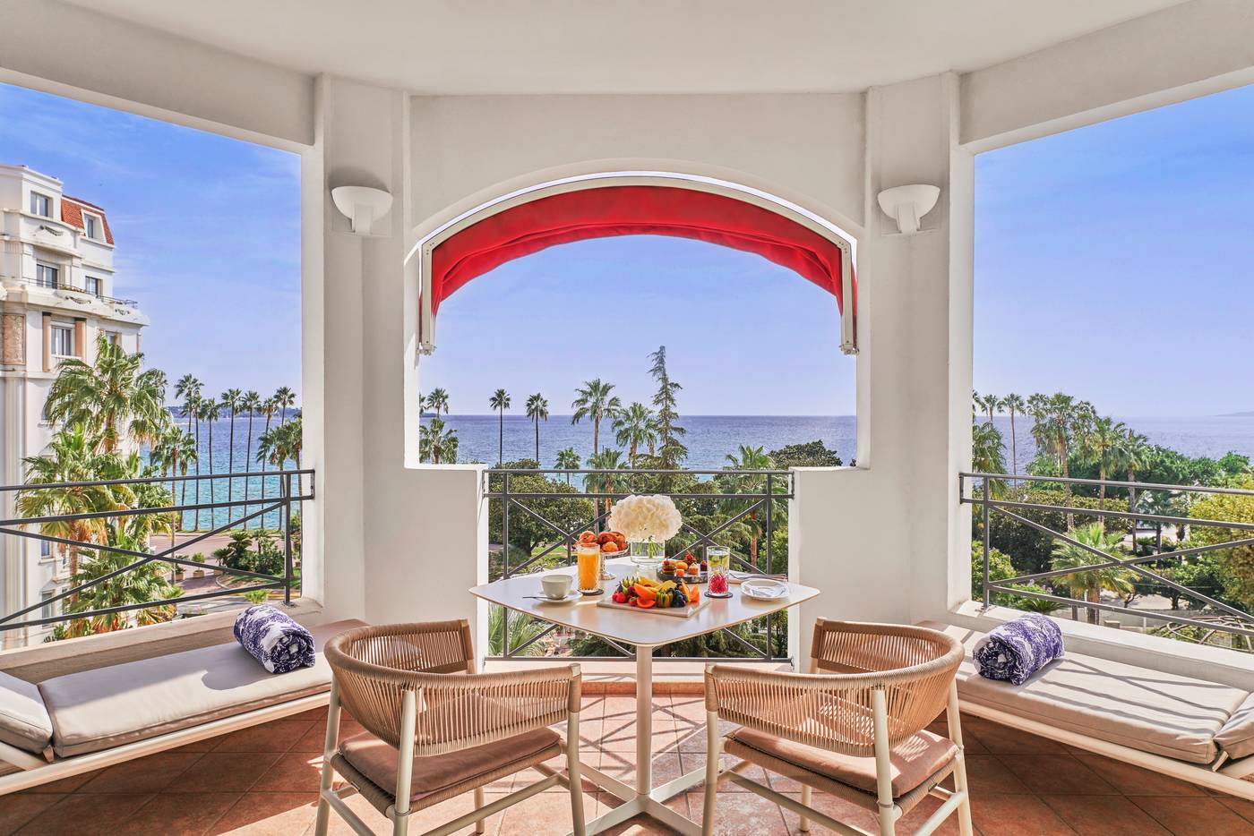 H----tel-Barri----re-Le-Majestic-Cannes-Room-85