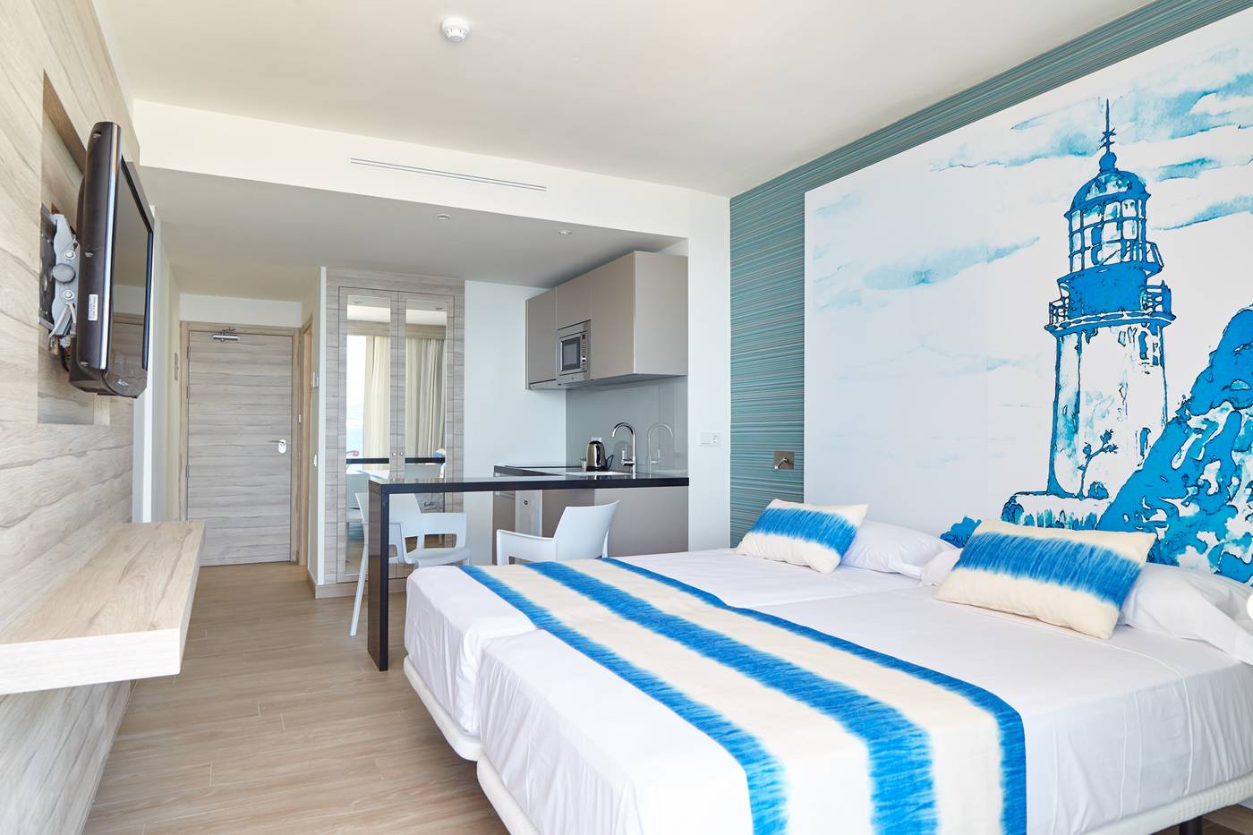 Sol-Bahia-Ibiza-Suites-Room-17