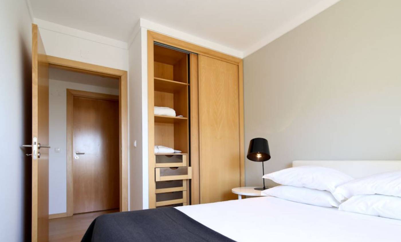 Panoramic-Living-Room-15