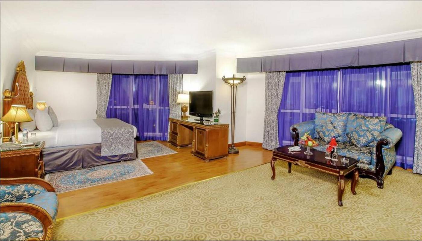 Grand-Excelsior-Bur-Dubai-Room-23