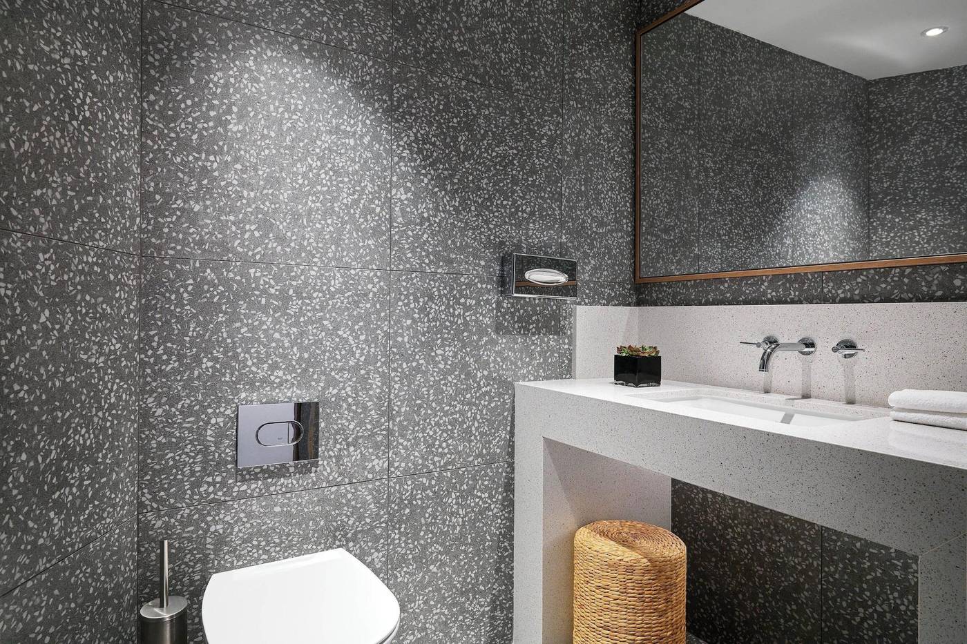 Le-Meridien-St--Julians-Hotel---Spa-Room-49