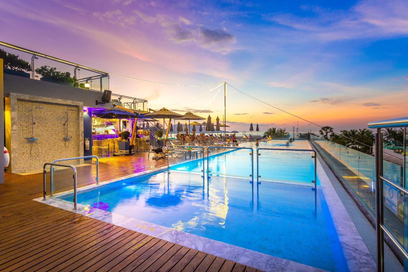 Hotel-Clover-Patong-Phuket-Pool-1