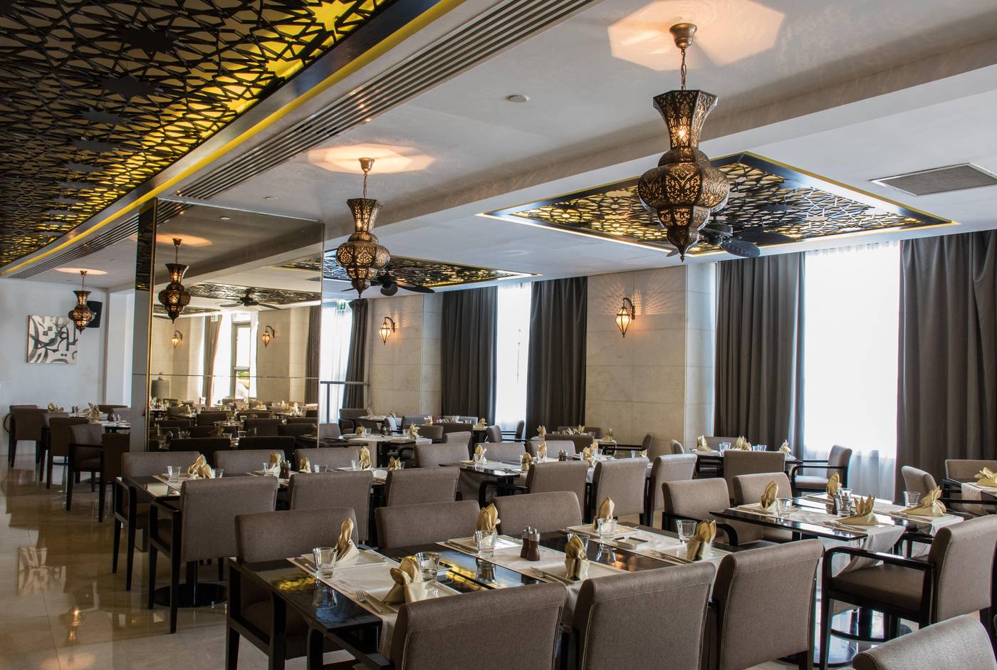 Crowne-Plaza-Hotel-Abu-Dhabi-Yas-Island-Restaurant-56