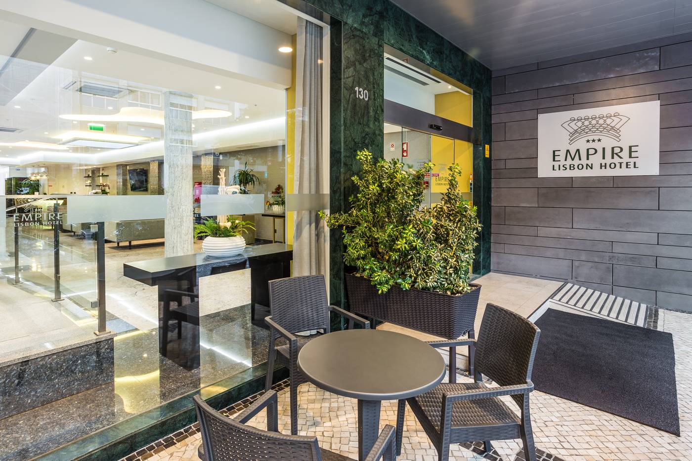 Empire-Lisbon-Hotel-Terrace-5