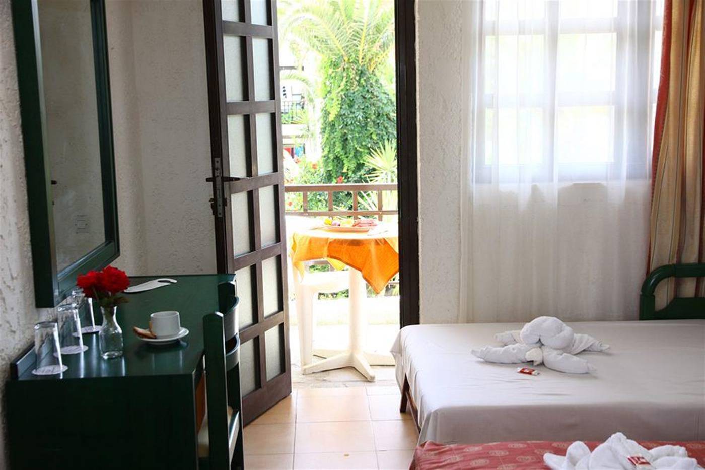 Sandy-Beach-General-view-20