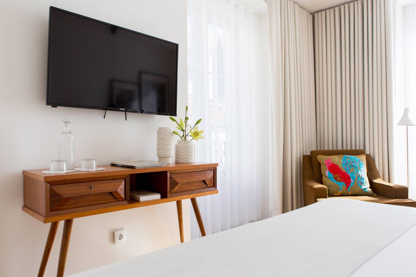 The-8-Down-Town-Suites-Room-4