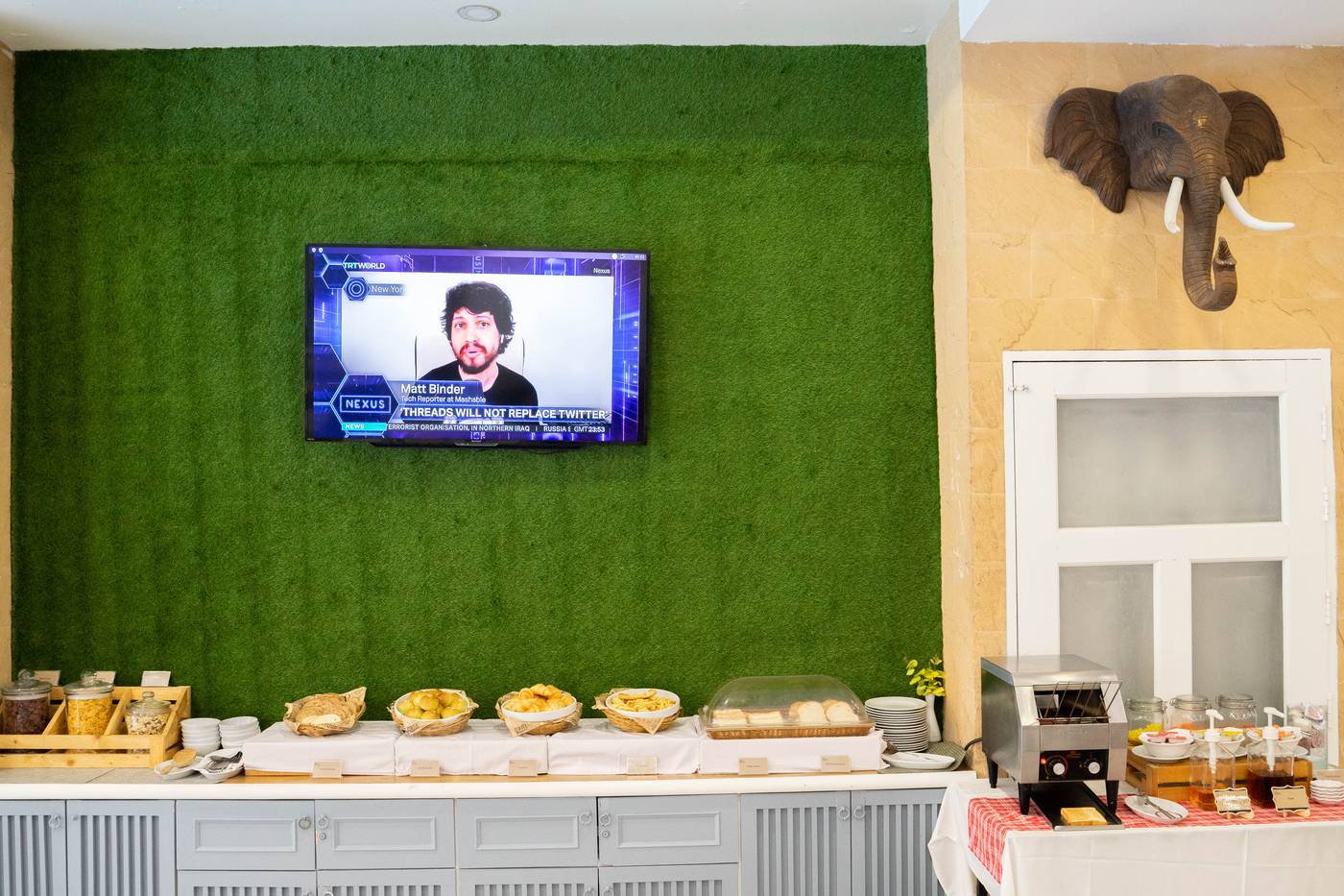 LA-Vintage-Resort--Former-Poppa-Palace--Restaurant-55