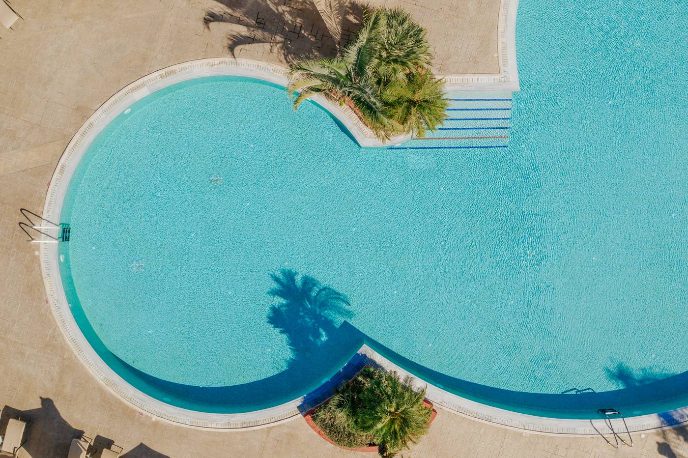 Louis-Paphos-Breeze-Pool-15