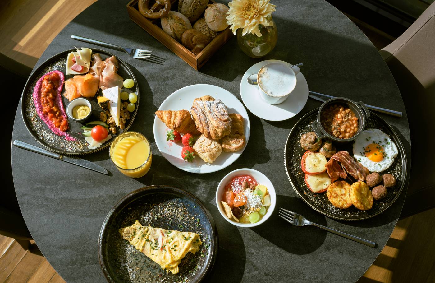 Leonardo-Royal-Hotel-Munich-Restaurant-48