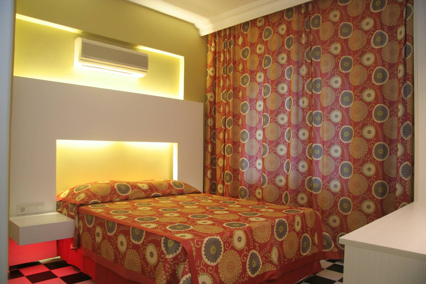 Orient-Suit-Hotel-Room-23