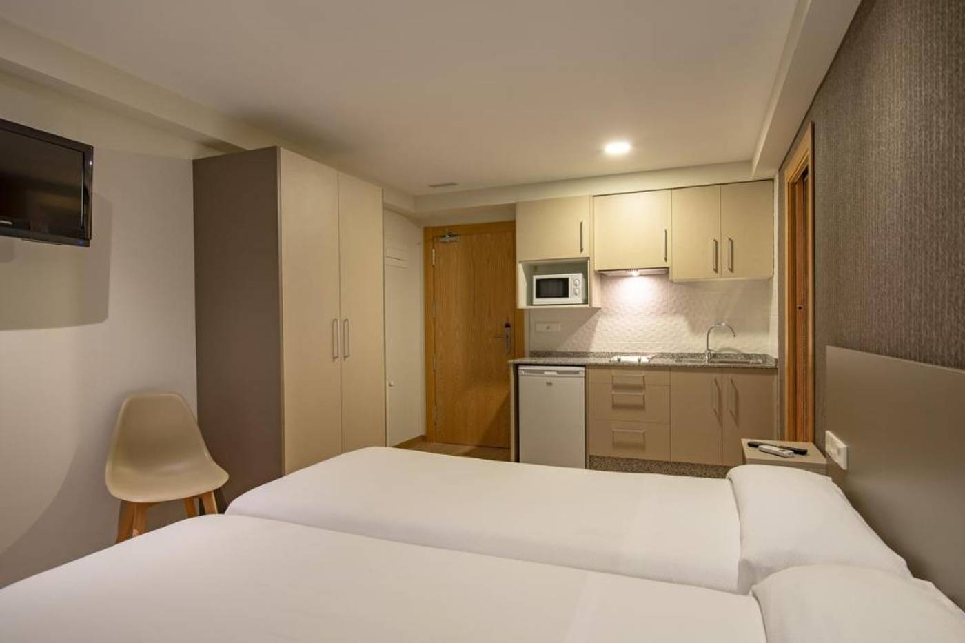 Estudios-Benidorm-Room-28