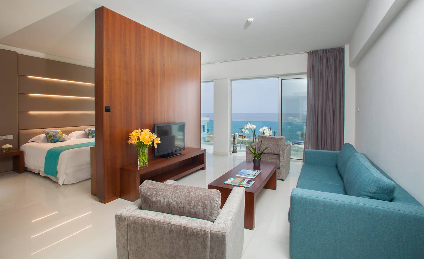 King-Evelthon-Beach-Hotel-and-Resort-Room-21