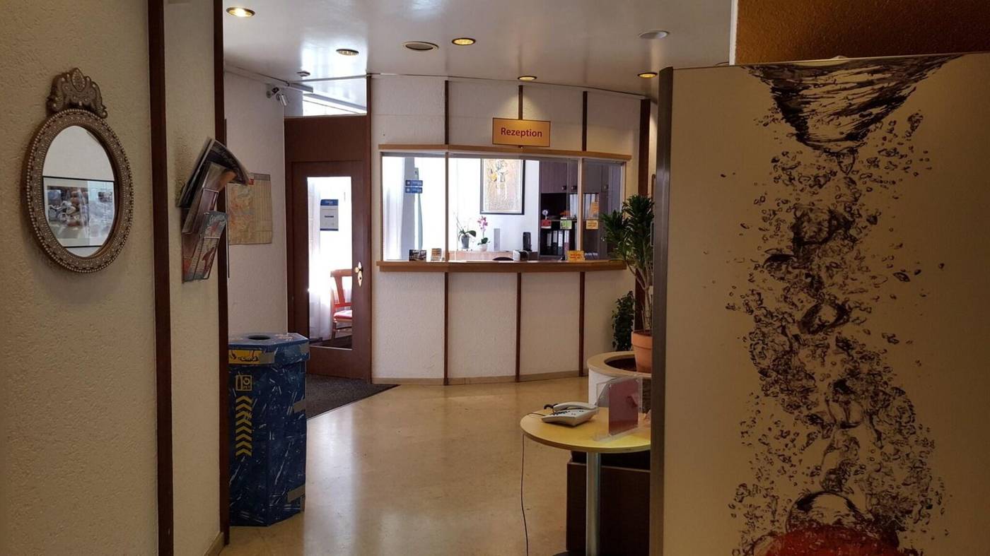 Zum Spalenbrunnen-Switzerland-BASEL -Lobby-3