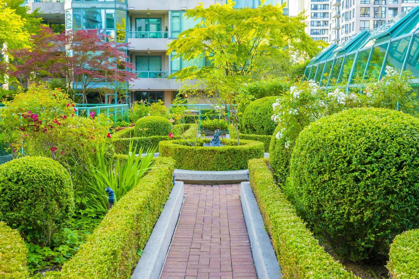 Rosedale-On-Robson-Suites-Hotel-Terrace-1