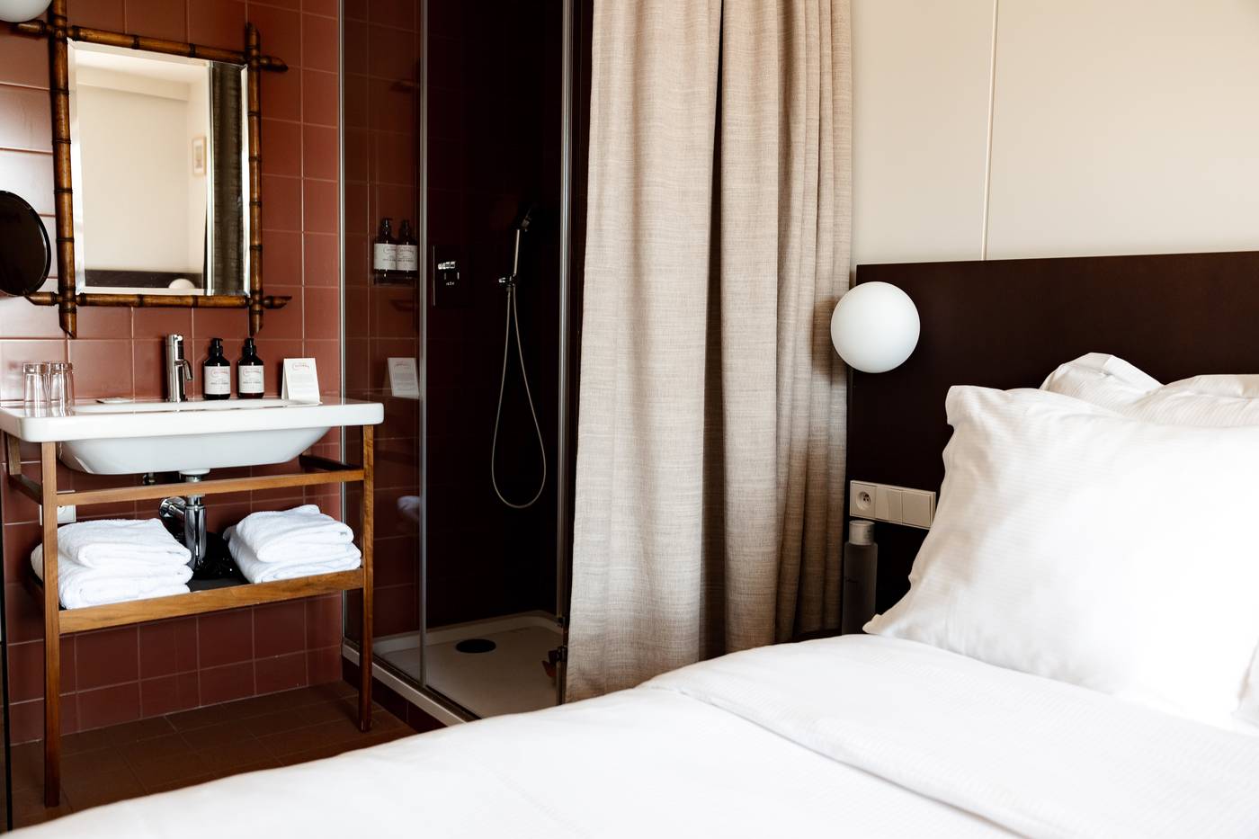 The-Hotel-Cabane-Room-9