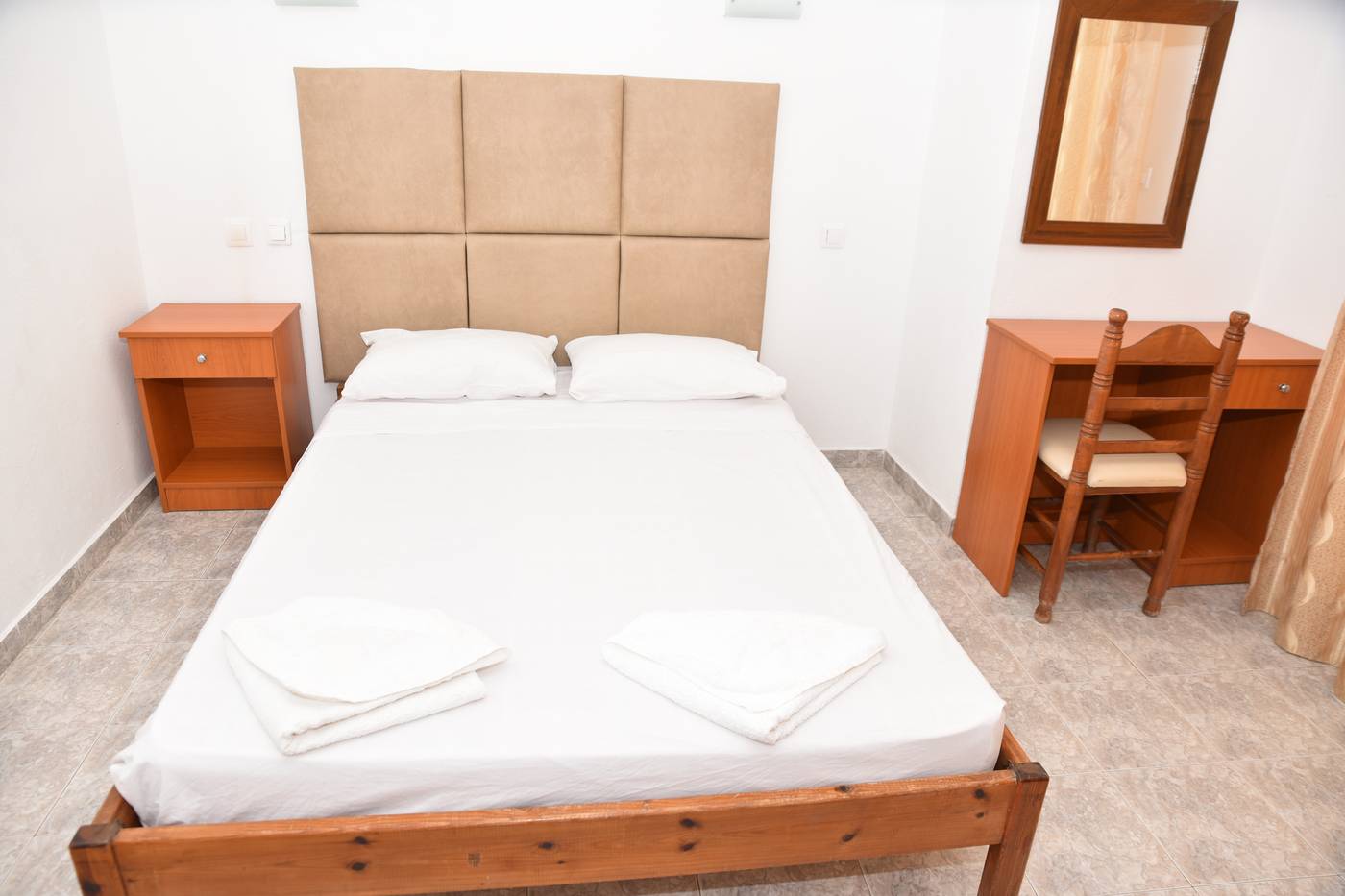 Butterfly-Studios-Room-12