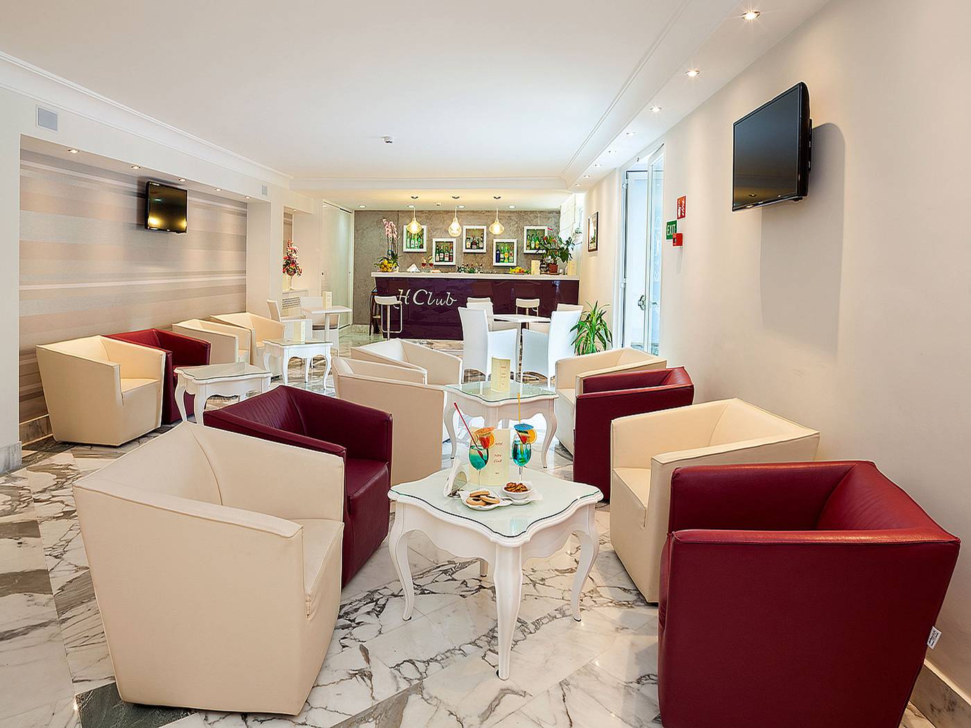 Club-Sorrento-Lobby-44