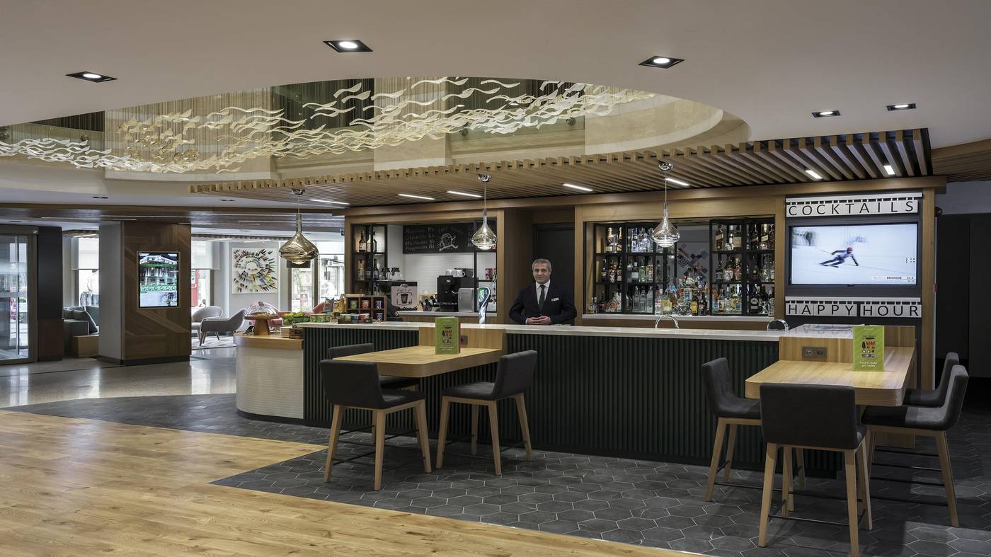 Holiday-Inn-Istanbul-Old-City-Bar-21