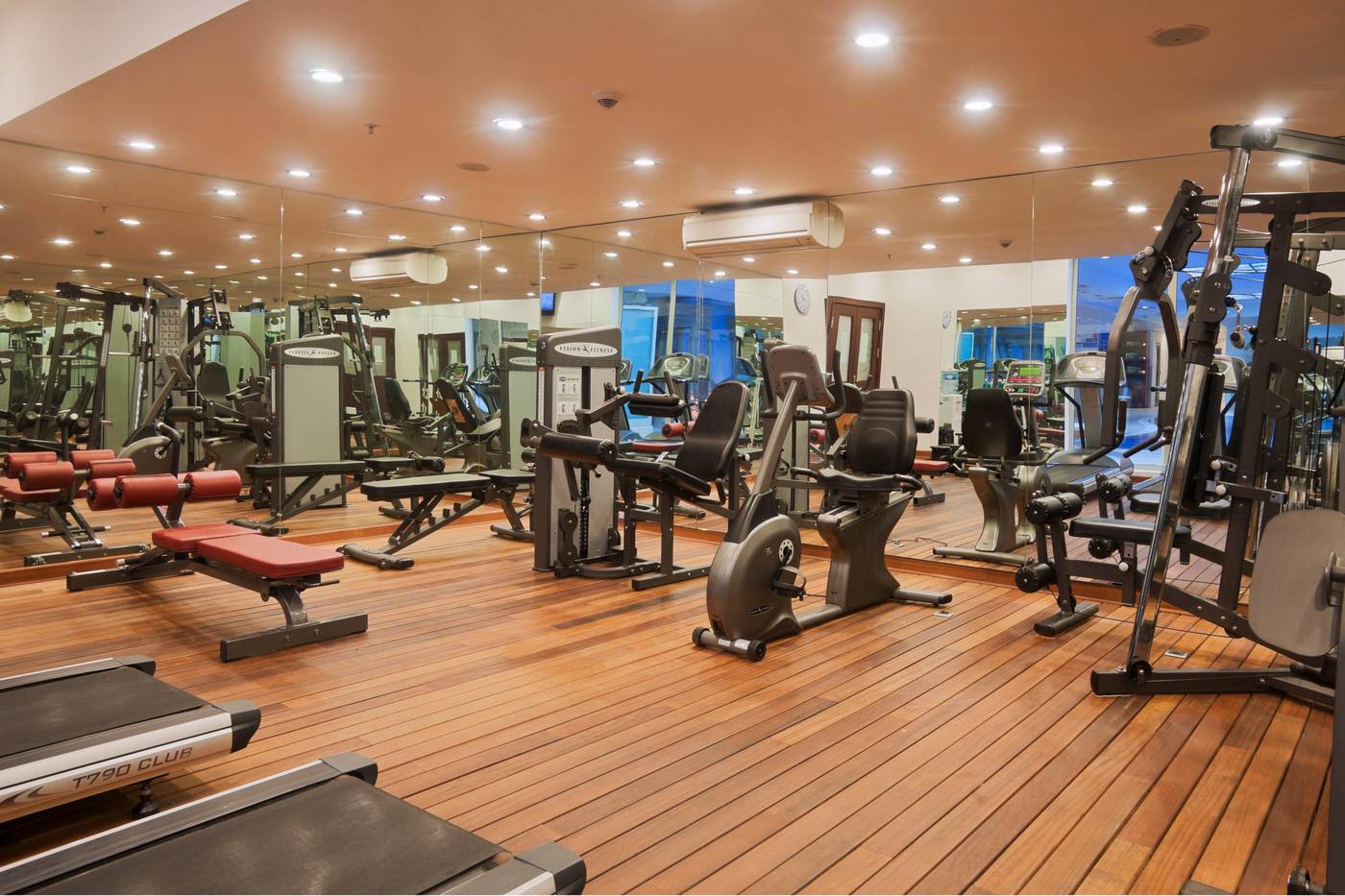 Crowne-Plaza-Antalya-Sports-and-Entertainment-86