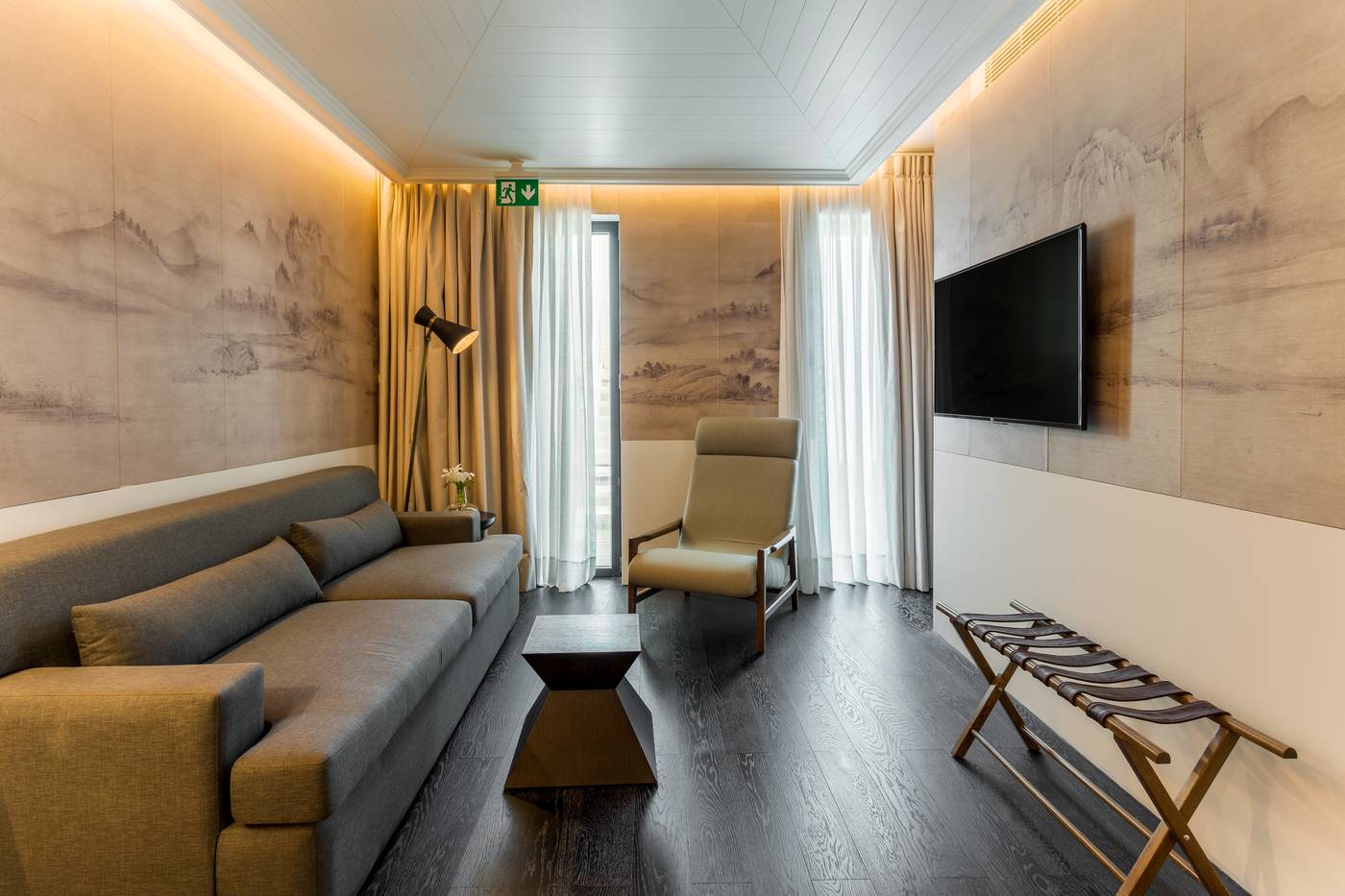 Room-Mate-Emir-Room-17