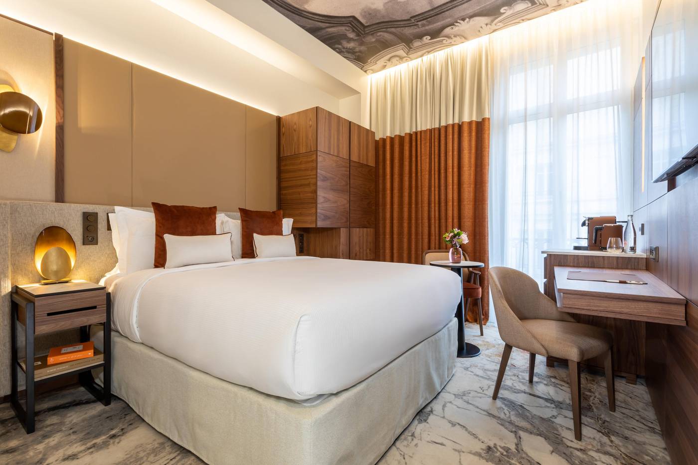 InterContinental-Paris---Champs-Elysees-Etoile--an-IHG-Hotel-Room-27