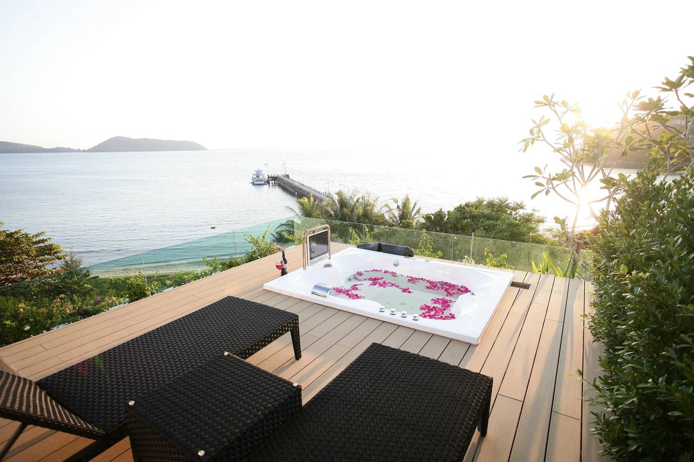 Absolute-Nakalay-Boutique-Resort-Terrace-3