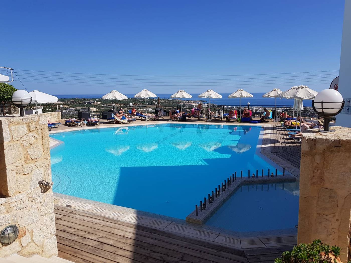 Amazones-Village-Suites-Pool-4