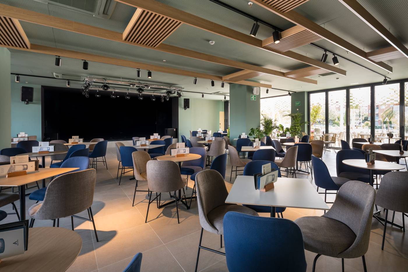 Aqua-Hotel-Silhouette---Spa---Adults-Only-Bar-19