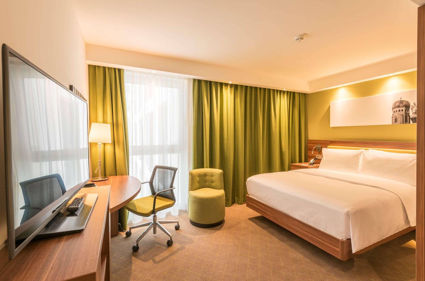 Hampton-by-Hilton-Munich-City-West-Room-8