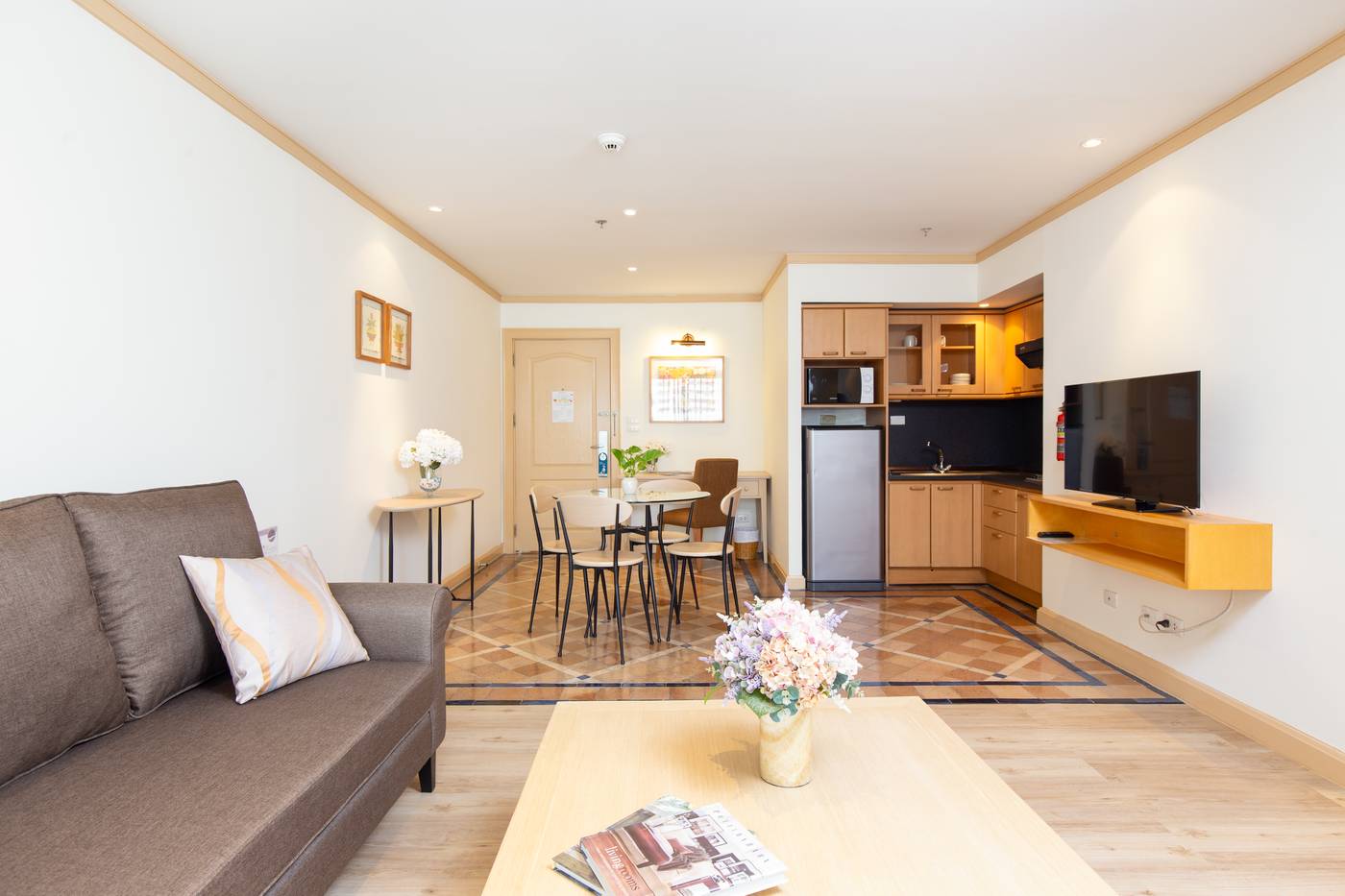 Riverfront-Bangkok-Room-20