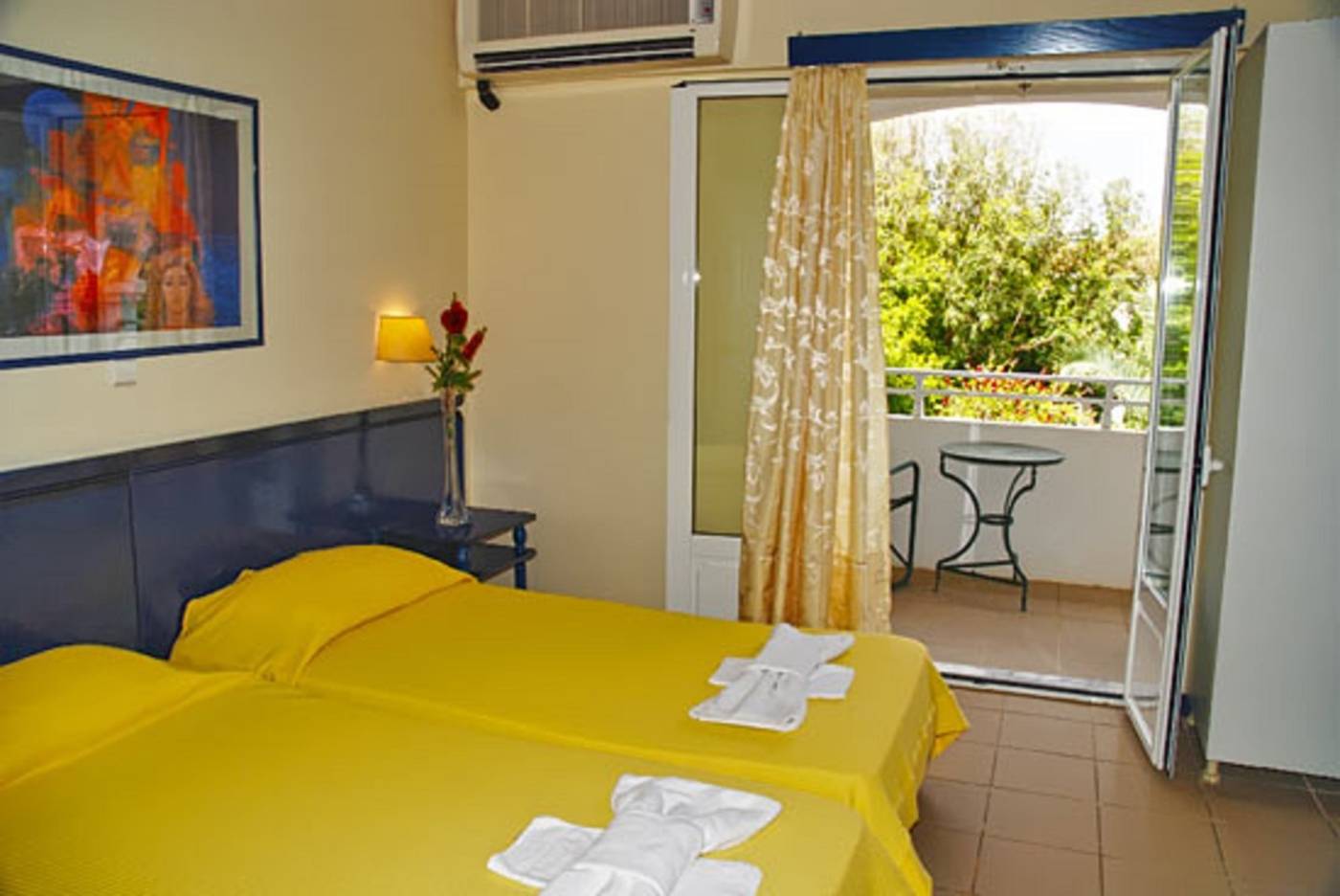 Zante-Royal-Resort-Room-11